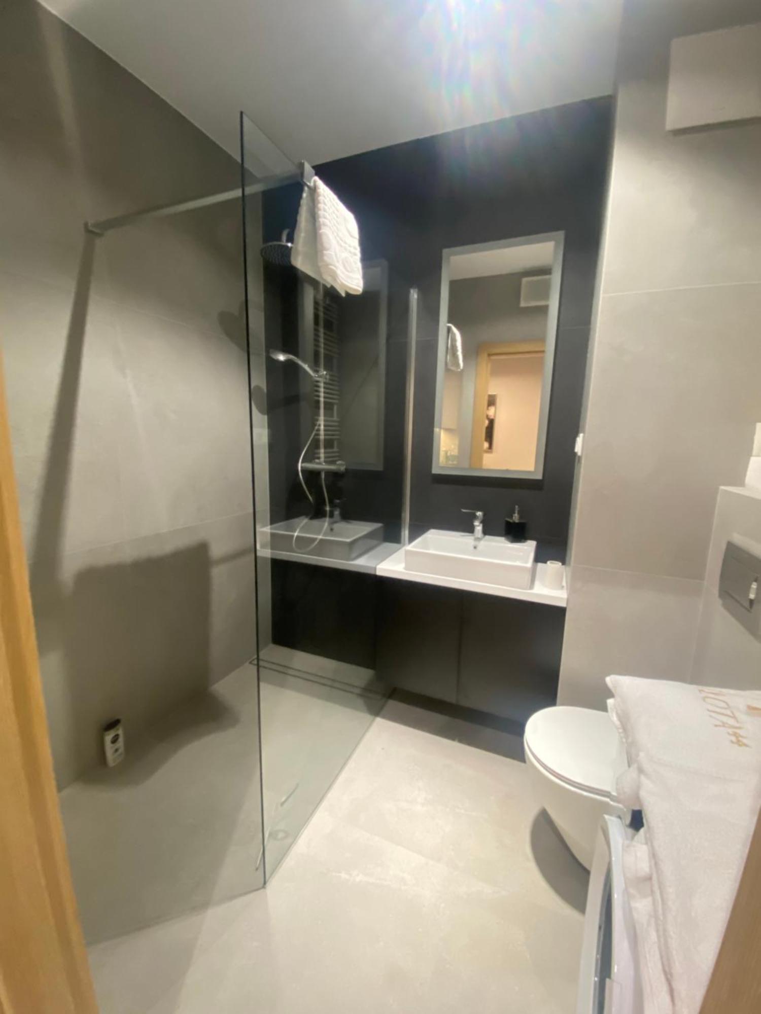 Wiktoryn 6 Piekne Nowe Apartamenty Z Duzymi Balkonami Варшава Экстерьер фото